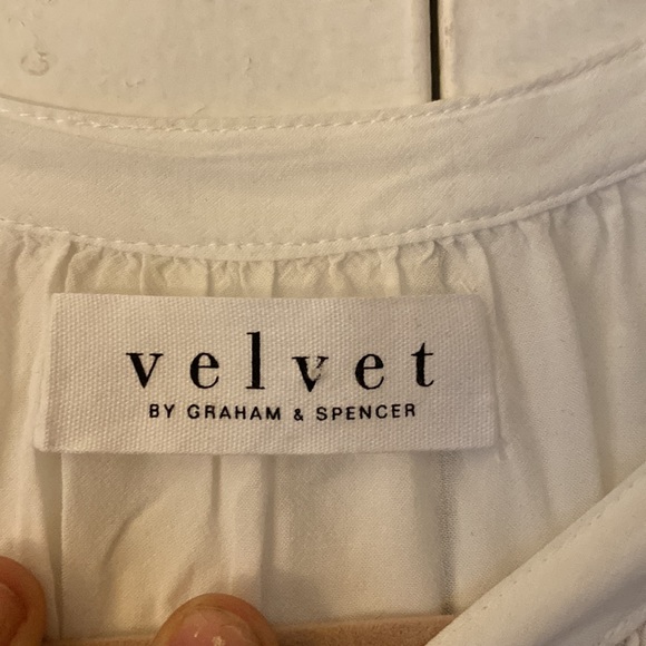 Light summery blouse! Perfect for hot weather! - Picture 2 of 5